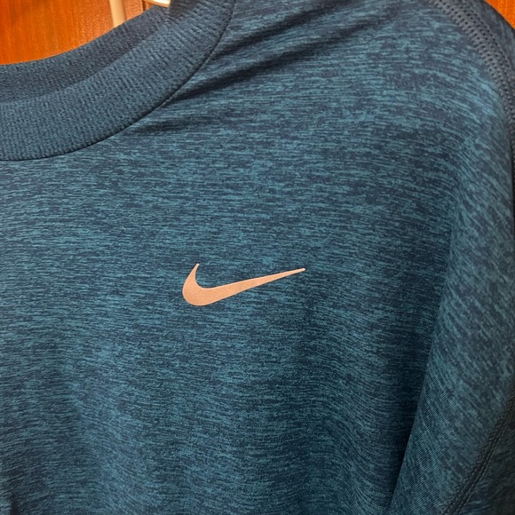 Nike Dri-fit Long Sleeve Tee - Picture 3 of 4